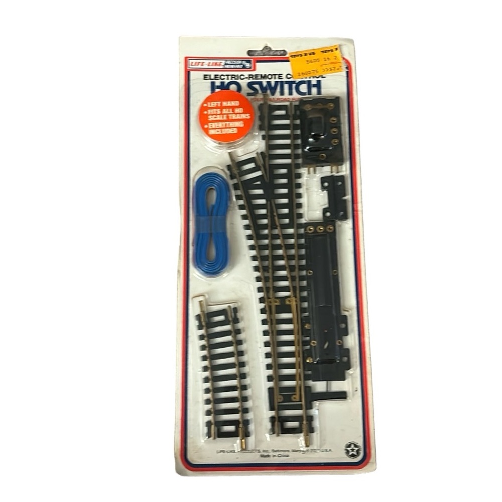 Life-Like Electric-Remote Control HO Switch Left Hand Fits all HO Trains